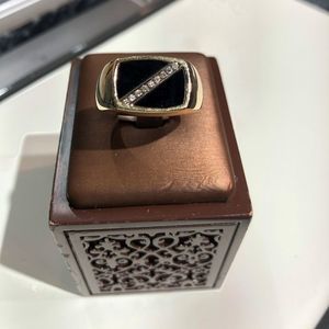14k 8.7g yellow gold mens Diamond black onyx ring